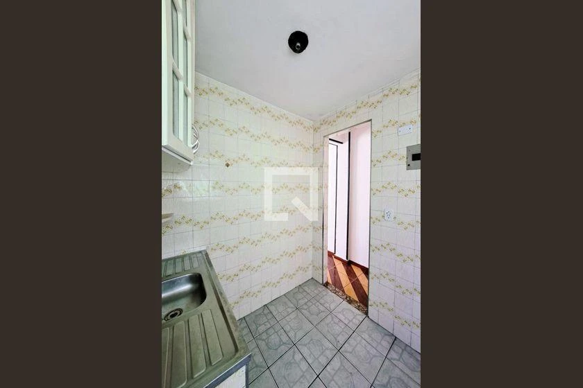 2-bedroom apartment in a building with a gym — photo 8