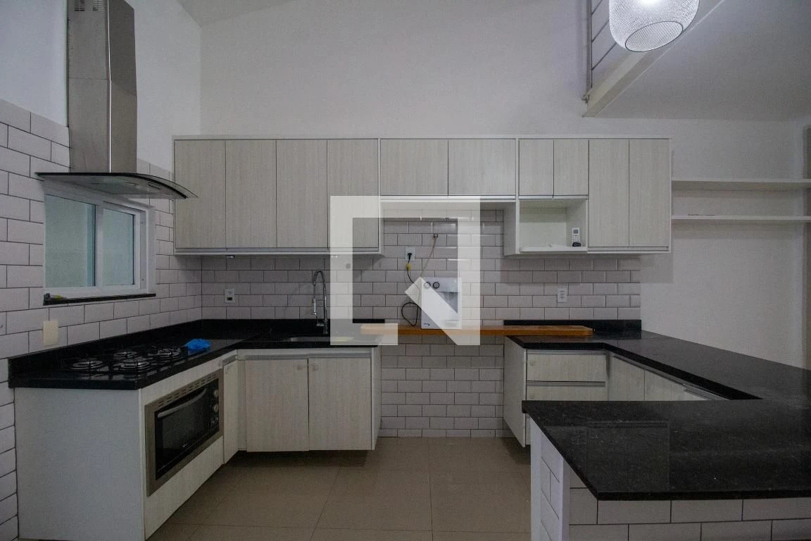 Дом 220 м² с грилем на балконе и собственным бассейном — photo 19