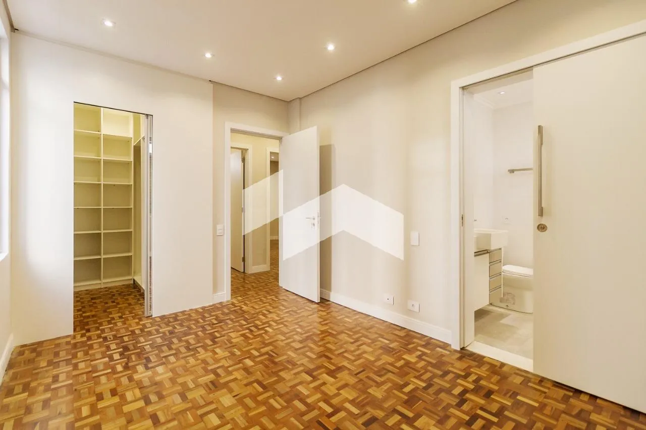 Furnished 3-bedroom apartment with closed kitchen — photo 16