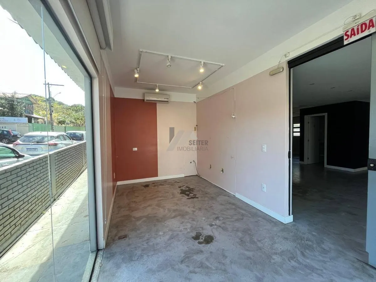Unfurnished house with a separate kitchen and air conditioning — photo 10