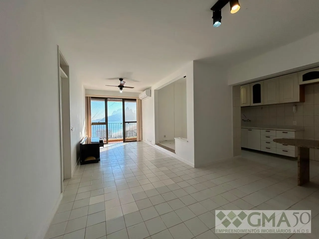 Unfurnished 2-bedroom apartment with 3 bathrooms — photo 14