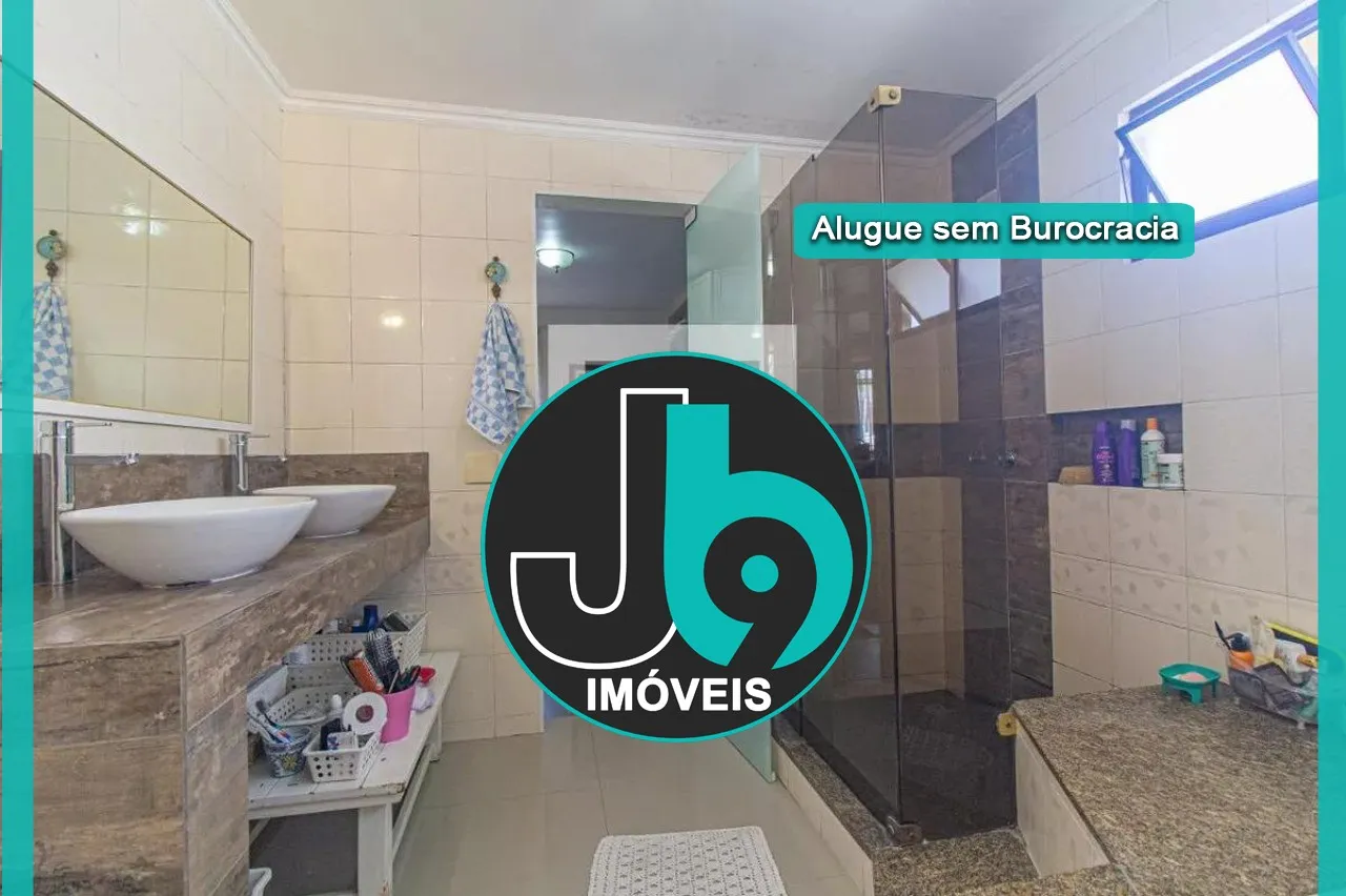 Furnished 650 m² house with 4 bedrooms and 4 bathrooms — photo 20