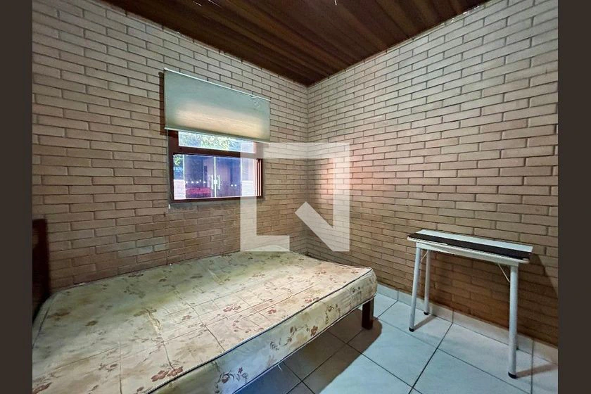 Apartamento amueblado de 2 dormitorios con balcón y jardín privado — photo 4