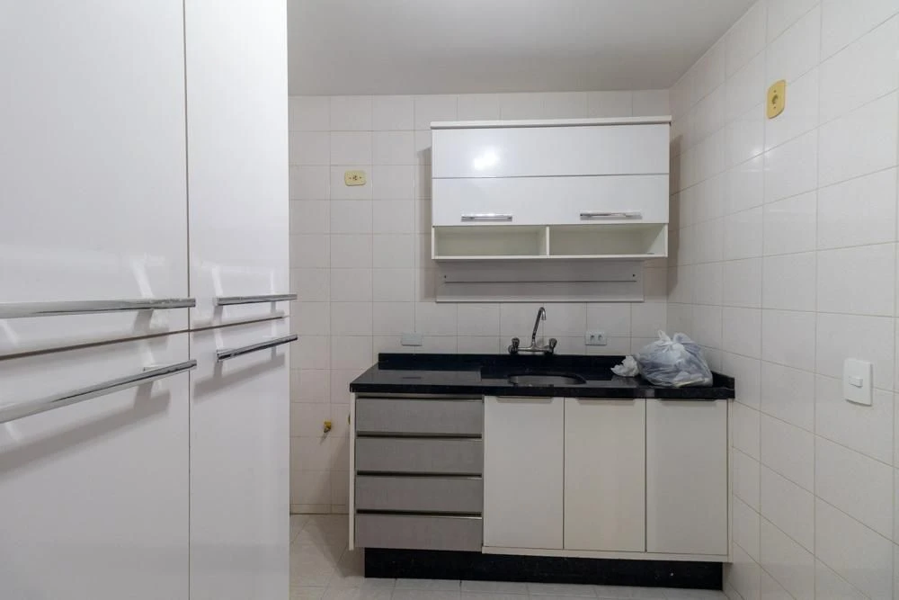2-bedroom apartment in a building with a gym — photo 43