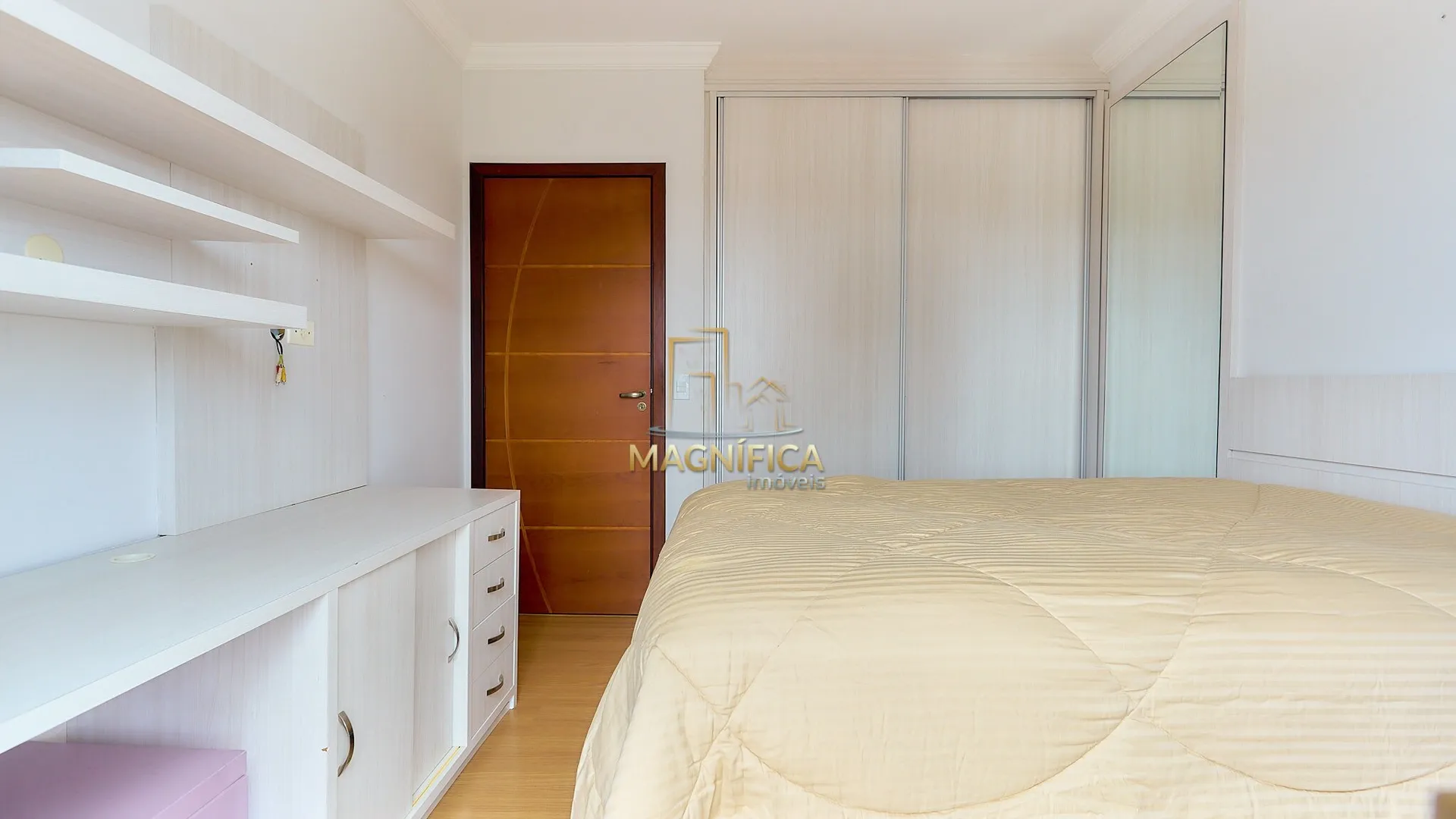 House with 3 bedrooms and 3 bathrooms, no parking — photo 33