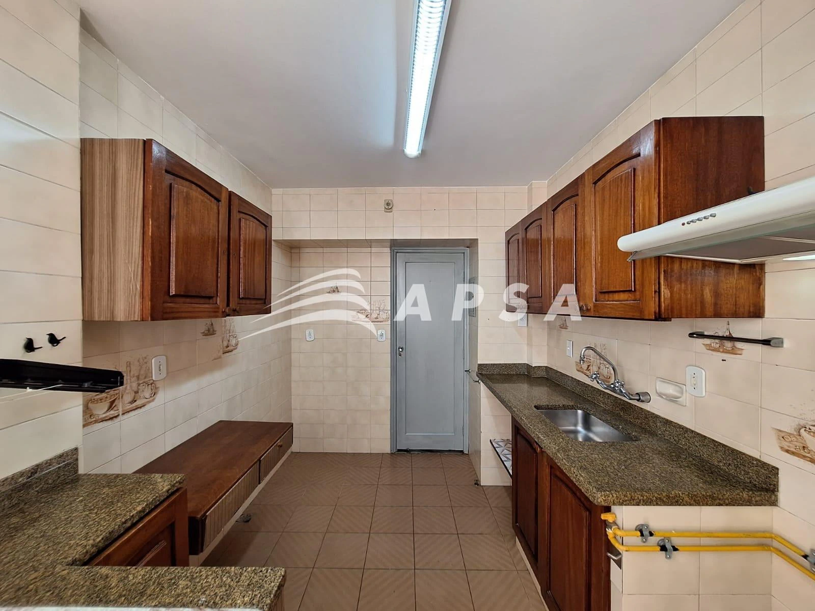 Apartment, 82 m², with wood or laminate floors — photo 8