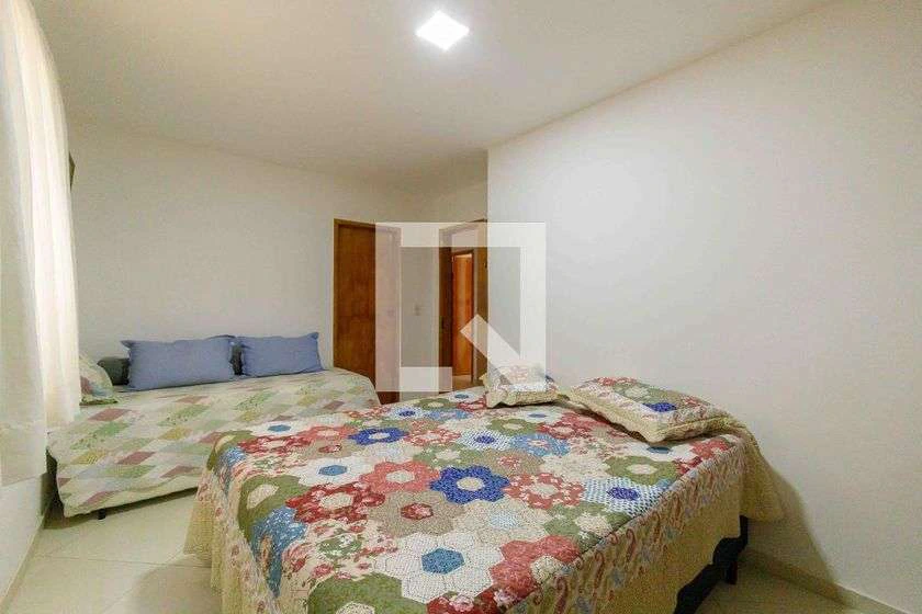 300 m² house with 5 en-suite bedrooms and private garden — photo 28