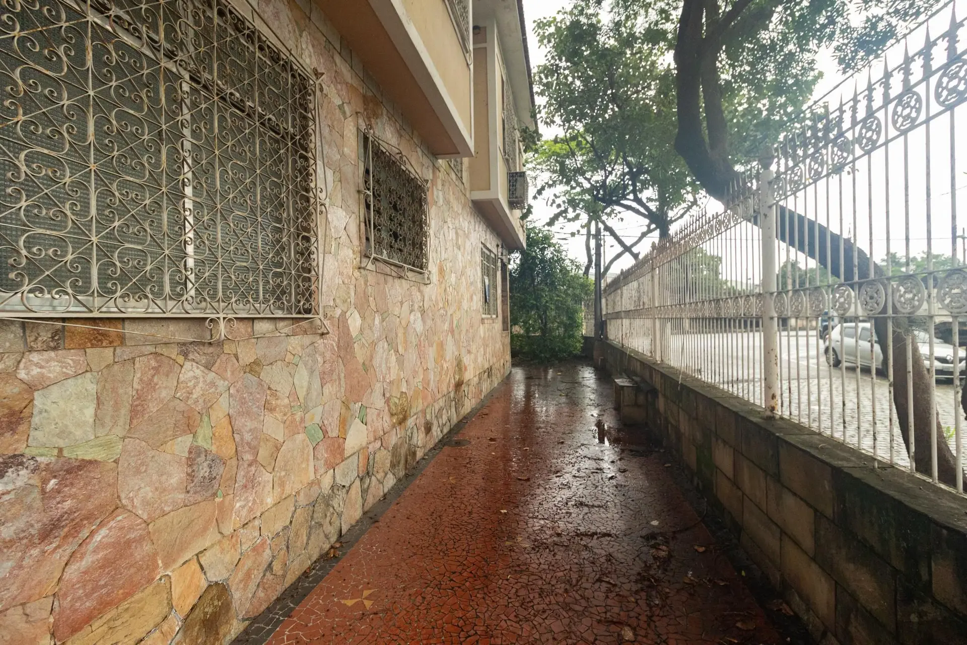 6 quartos e jardim: casa de 263 m² — photo 2