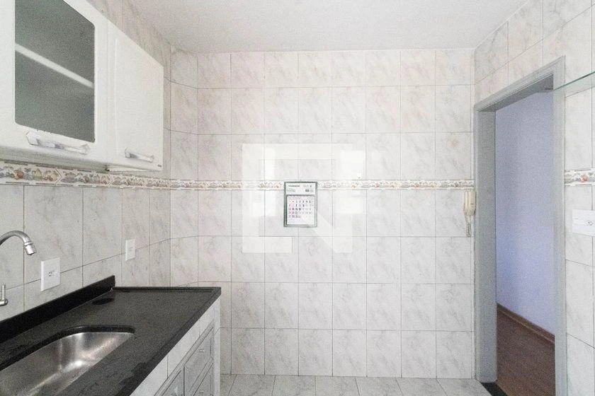Wood or laminate floors in a 2-bedroom apartment, 50 m² — photo 31