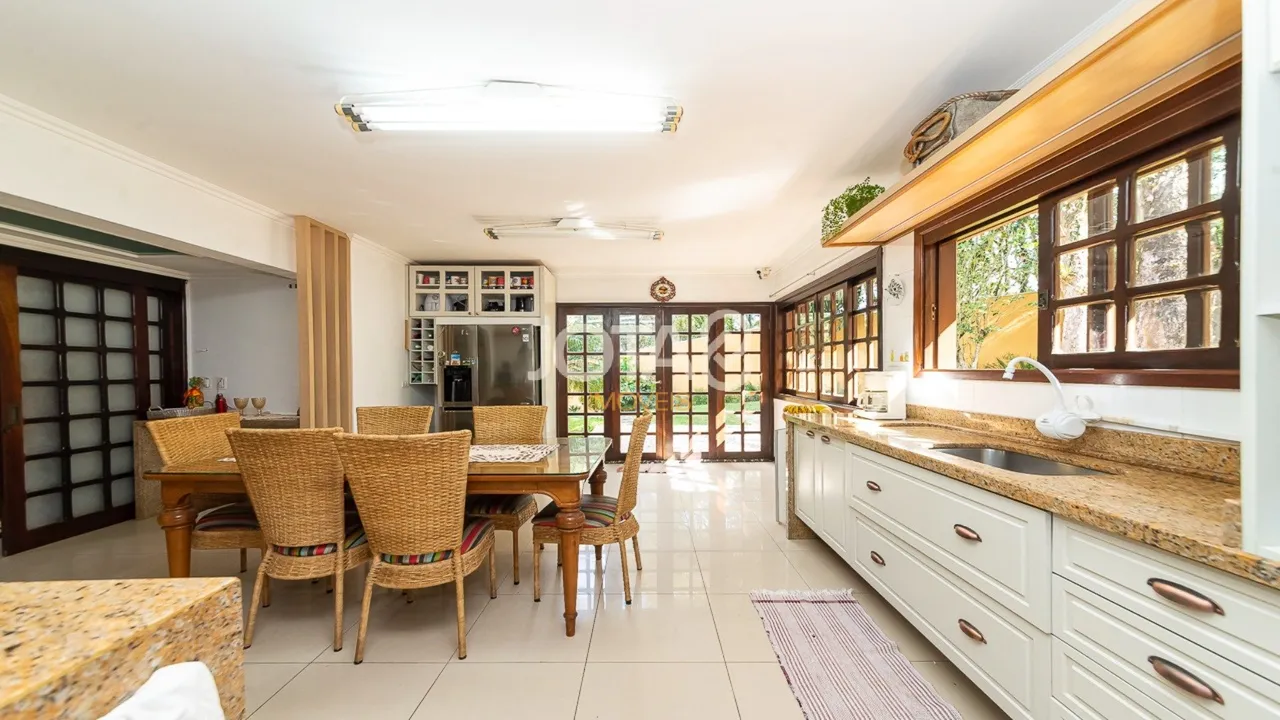 Casa com 4 suítes e cozinha com fogão a gás — photo 3