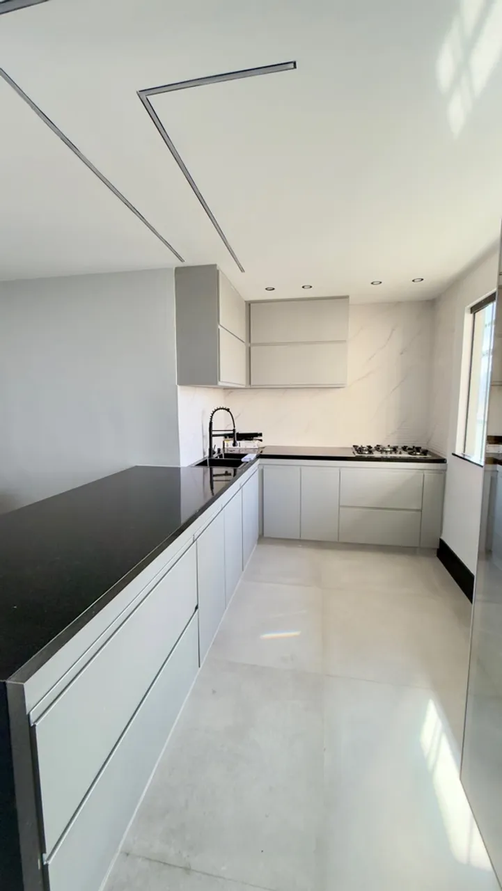 Furnished apartment, 200 m², with floor-to-ceiling windows — photo 6