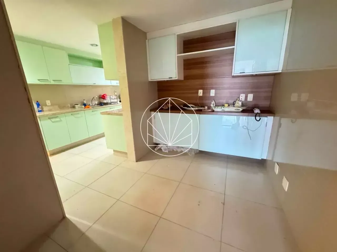 Apartamento de 3 quartos com cozinha fechada e 210 m² — photo 5