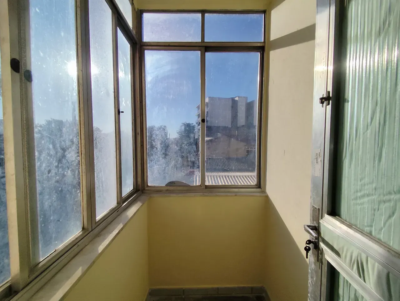 Unfurnished apartment with 3 bedrooms and 1 bathroom — photo 5