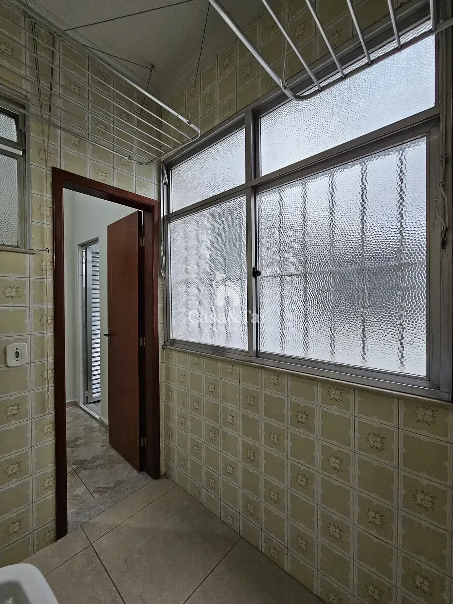 Unfurnished apartment with air conditioning and 3 bedrooms — photo 42