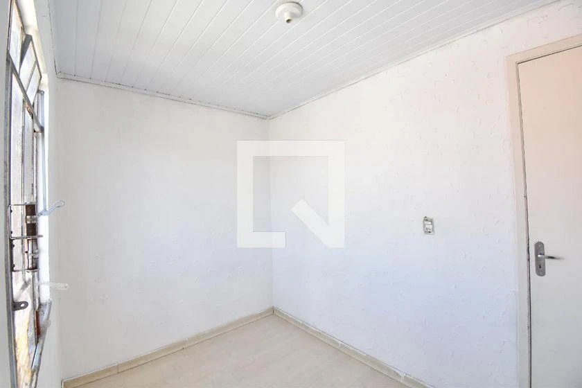 47 m² apartment with a walk-in closet and a home office — photo 23
