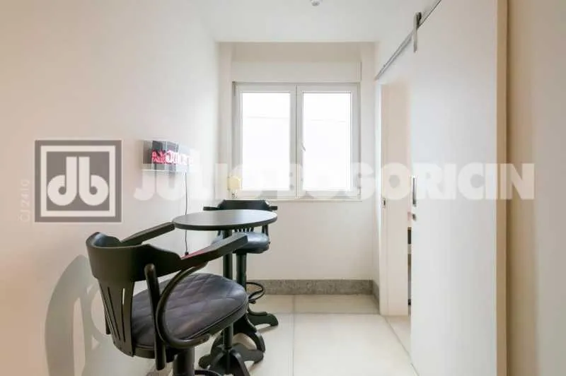 Furnished apartment with 2 bedrooms and 2 bathrooms — photo 18