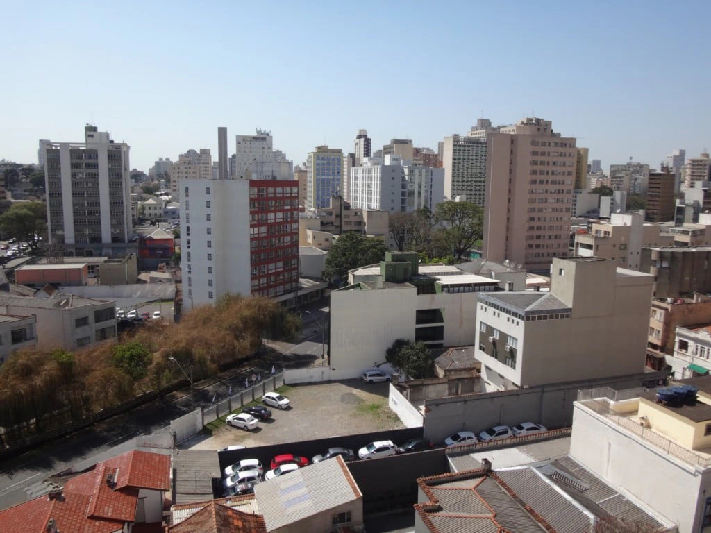 3-bedroom apartment with a bathtub in Curitiba — photo 16
