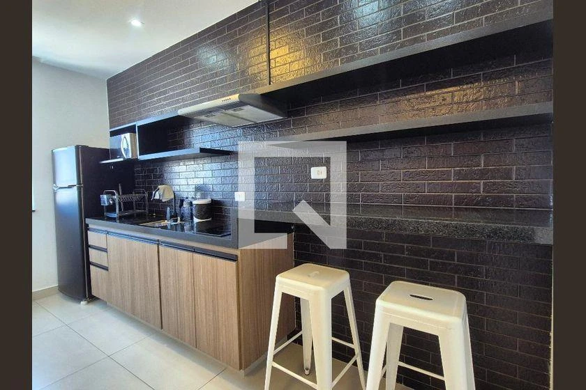 Kitnet amueblada de 48 m² con 1 dormitorio y balcón — photo 2