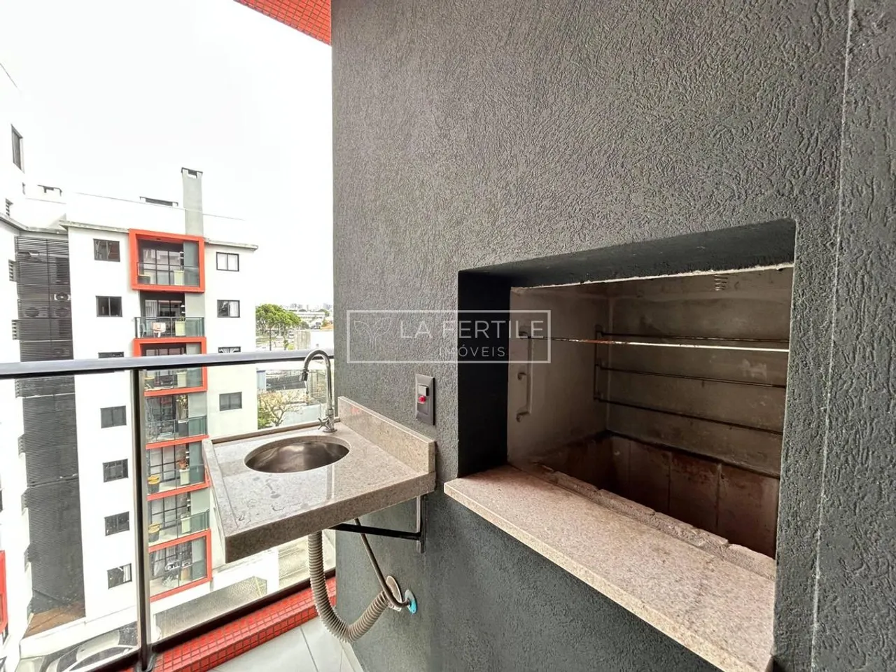 1-bedroom apartment with balcony and 46 m² — photo 12
