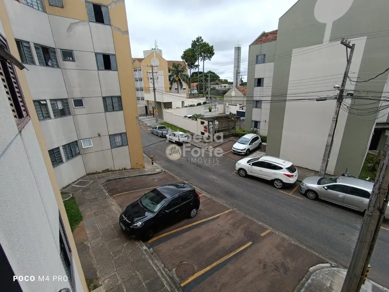 3-bedroom apartment with wood or laminate floors in Curitiba — photo 2