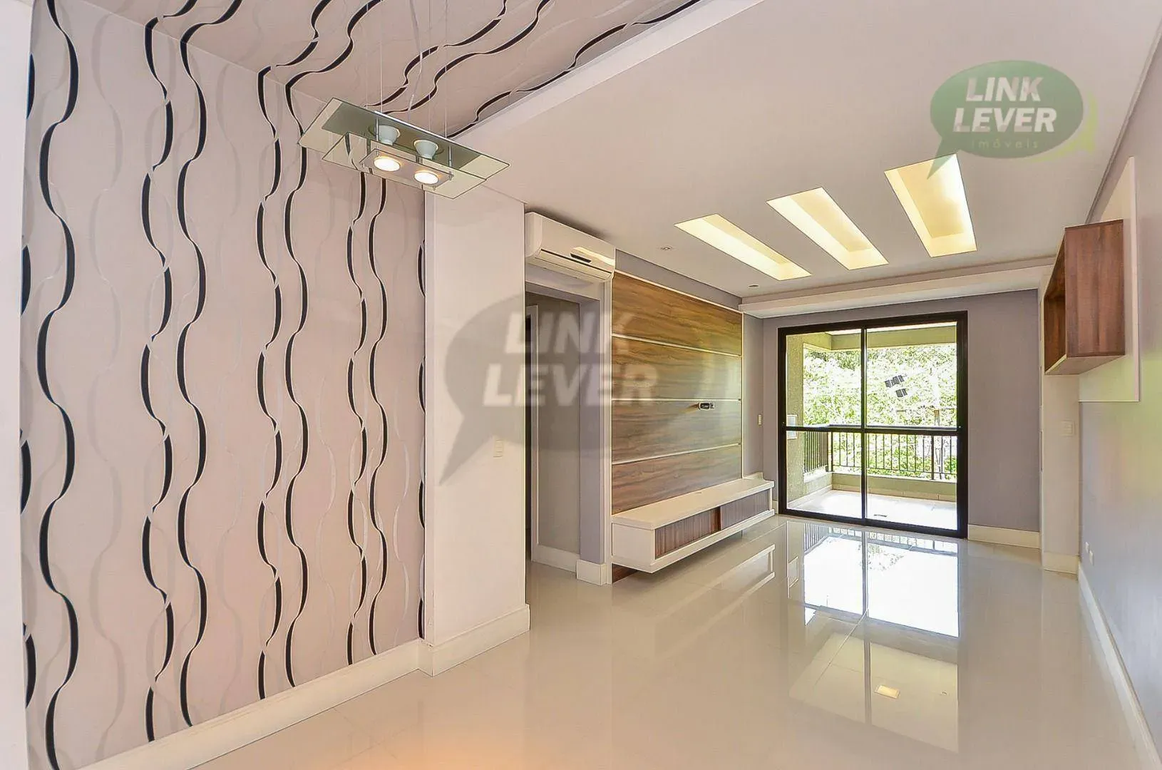 Balcony with a grill in a 3-bedroom apartment, 88 m² — photo 5