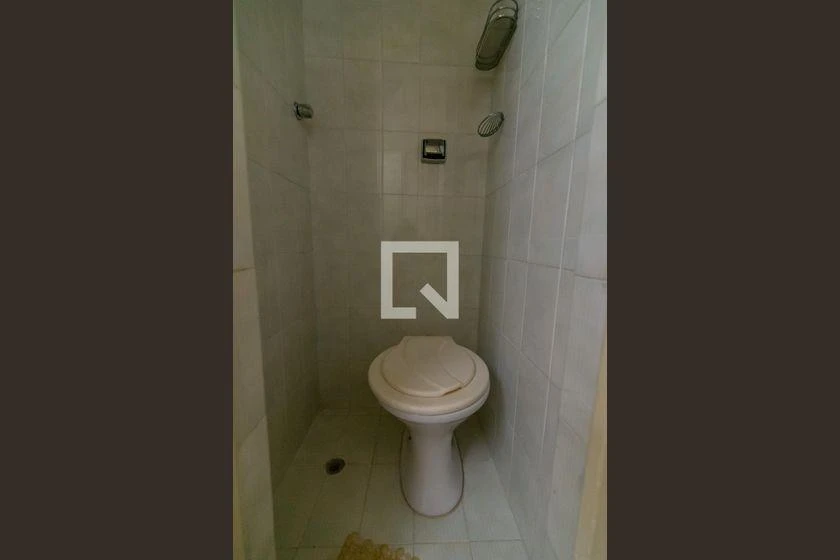 Bathtub in a 3-bedroom apartment, 110 m² — photo 57