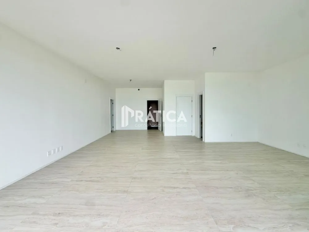 4-bedroom apartment in a building with an indoor pool