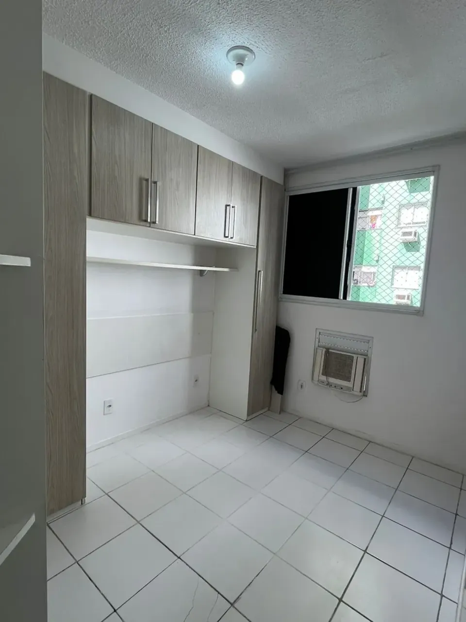 2-bedroom, 2-bath apartment with gas stove kitchen — photo 4
