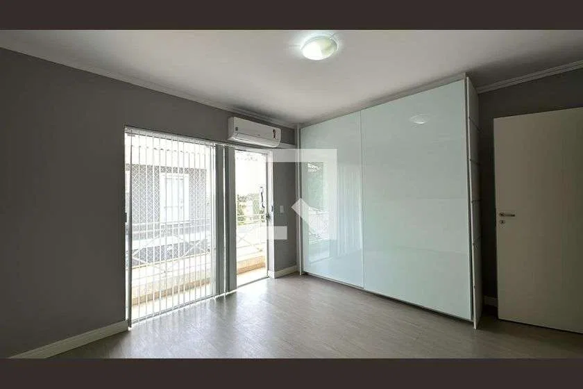 Home office in a 3-bedroom house, 180 m² — photo 13