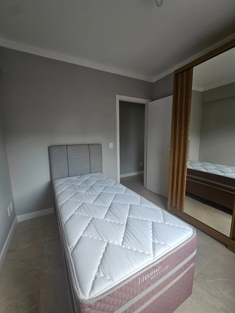 Furnished 2-bedroom apartment with a gas open-plan kitchen — photo 16
