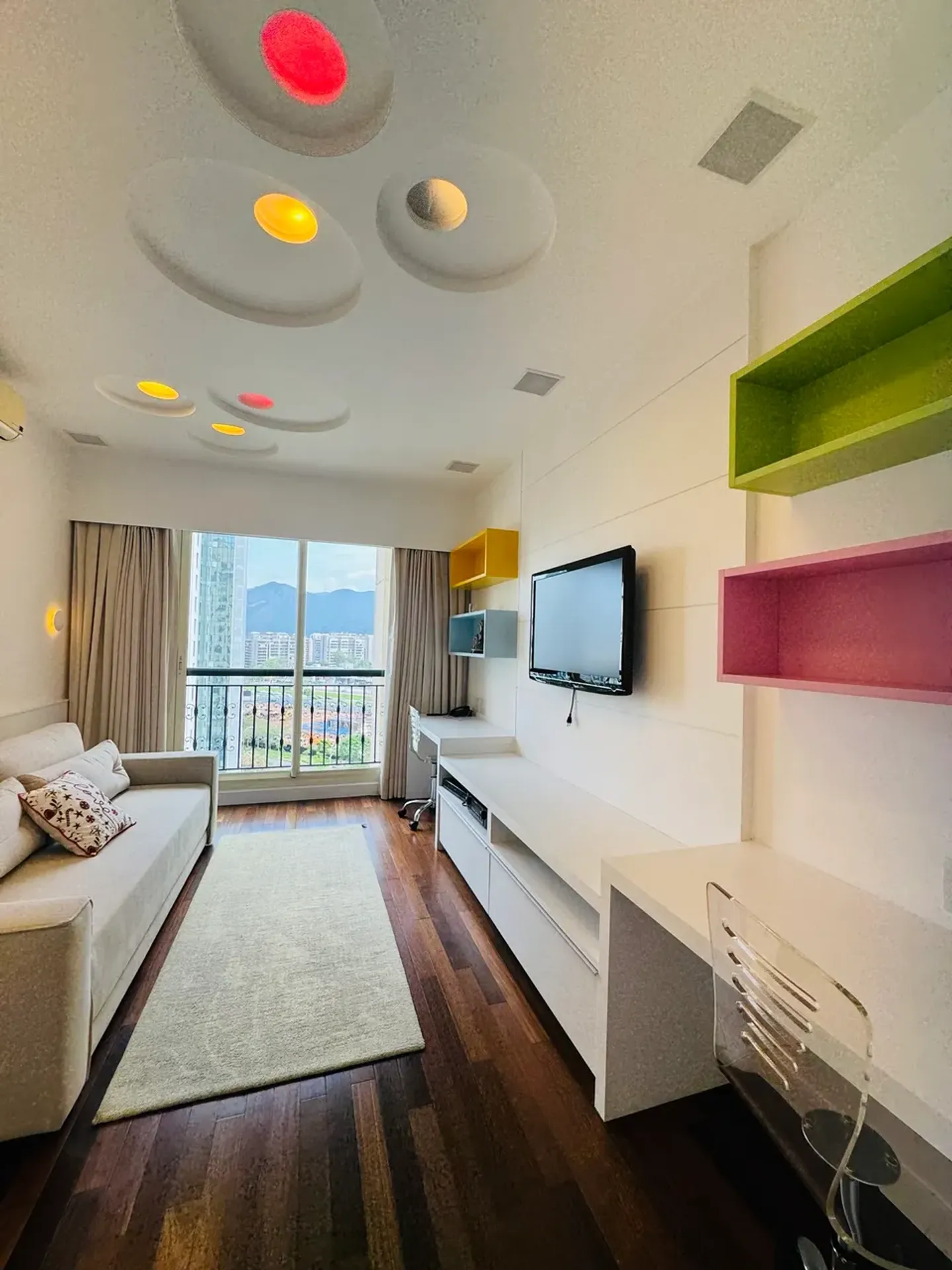 Furnished apartment, 295 m², with floor-to-ceiling windows — photo 15
