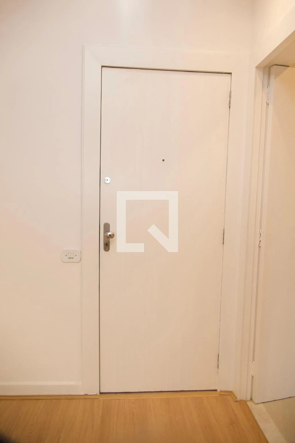 1-bedroom apartment with enclosed kitchen and balcony — photo 32