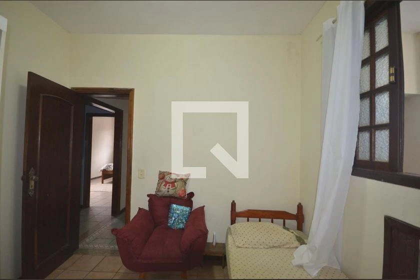 House with private garden and 7 bedrooms in 400 m² — photo 40