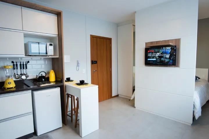 Furnished 1-bedroom apartment with 1 bathroom — photo 2