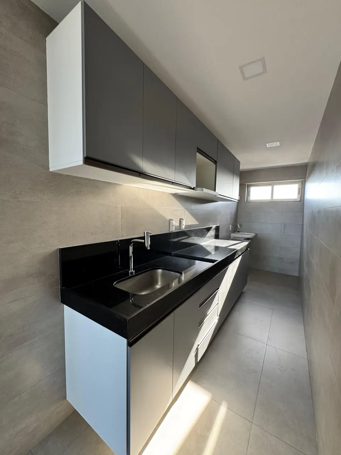 Квартира 145 м² з 4 спальнями-сюїтами та паркуванням — photo 19