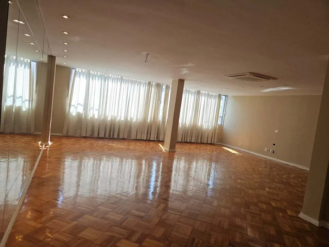 Apartamento, 200 m², com varanda envidraçada — photo 5