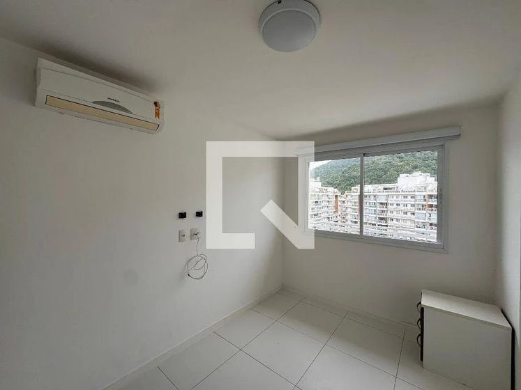 3-bedroom apartment with a mountain view in Rio de Janeiro — photo 29