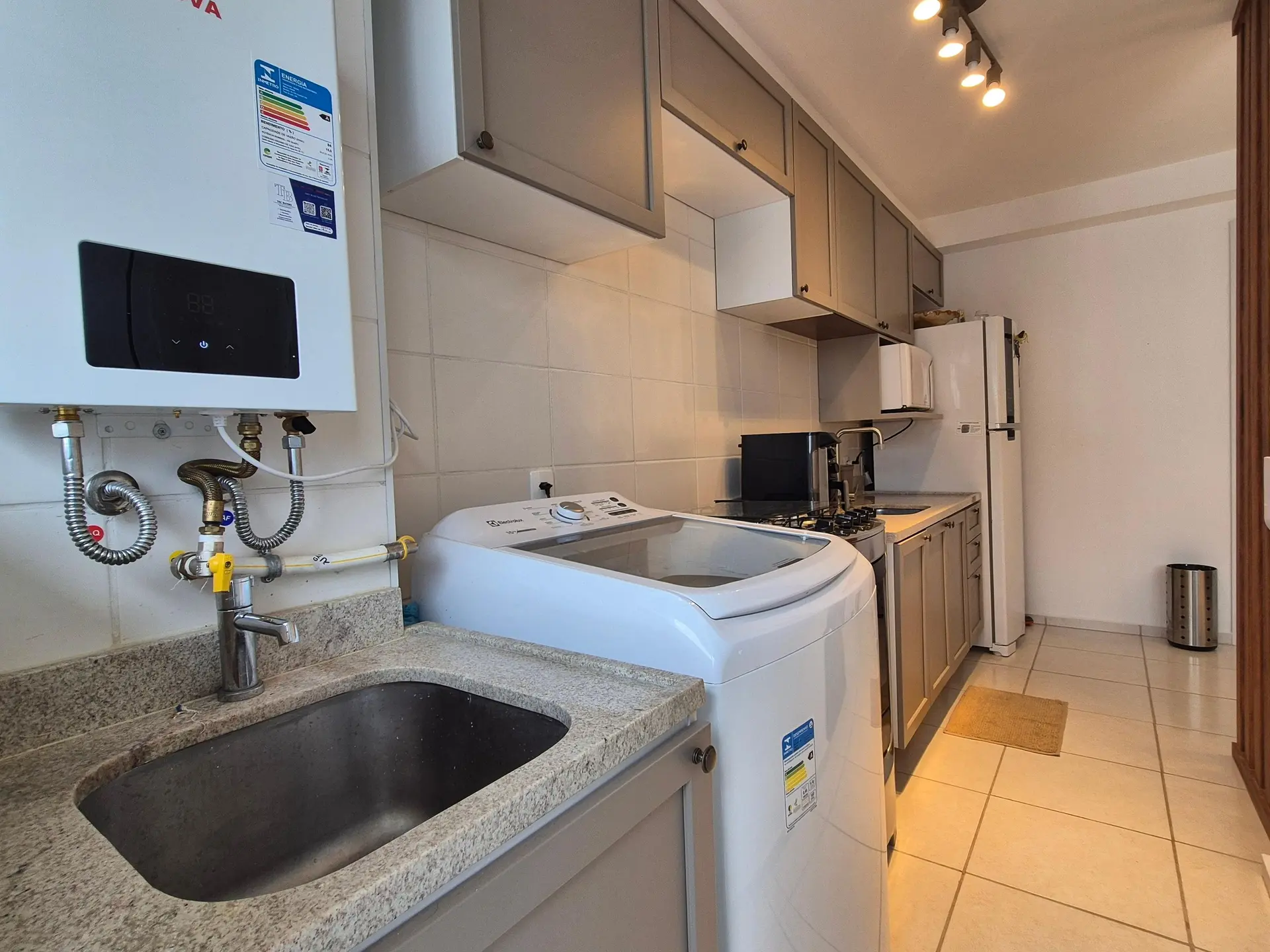 2-bedroom apartment with a home office — photo 24