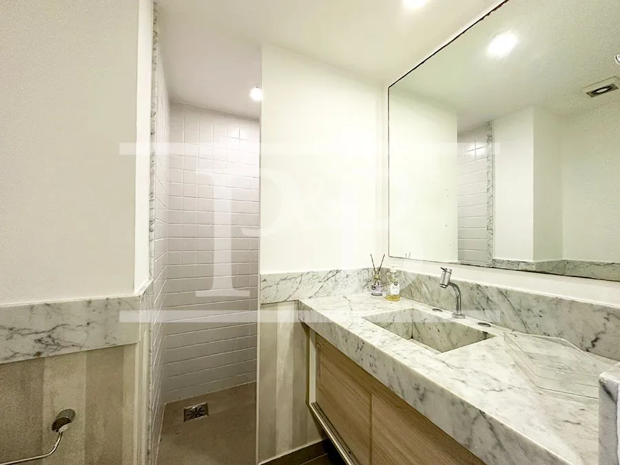 2-bedroom, 2-bath apartment with a separate kitchen — photo 6