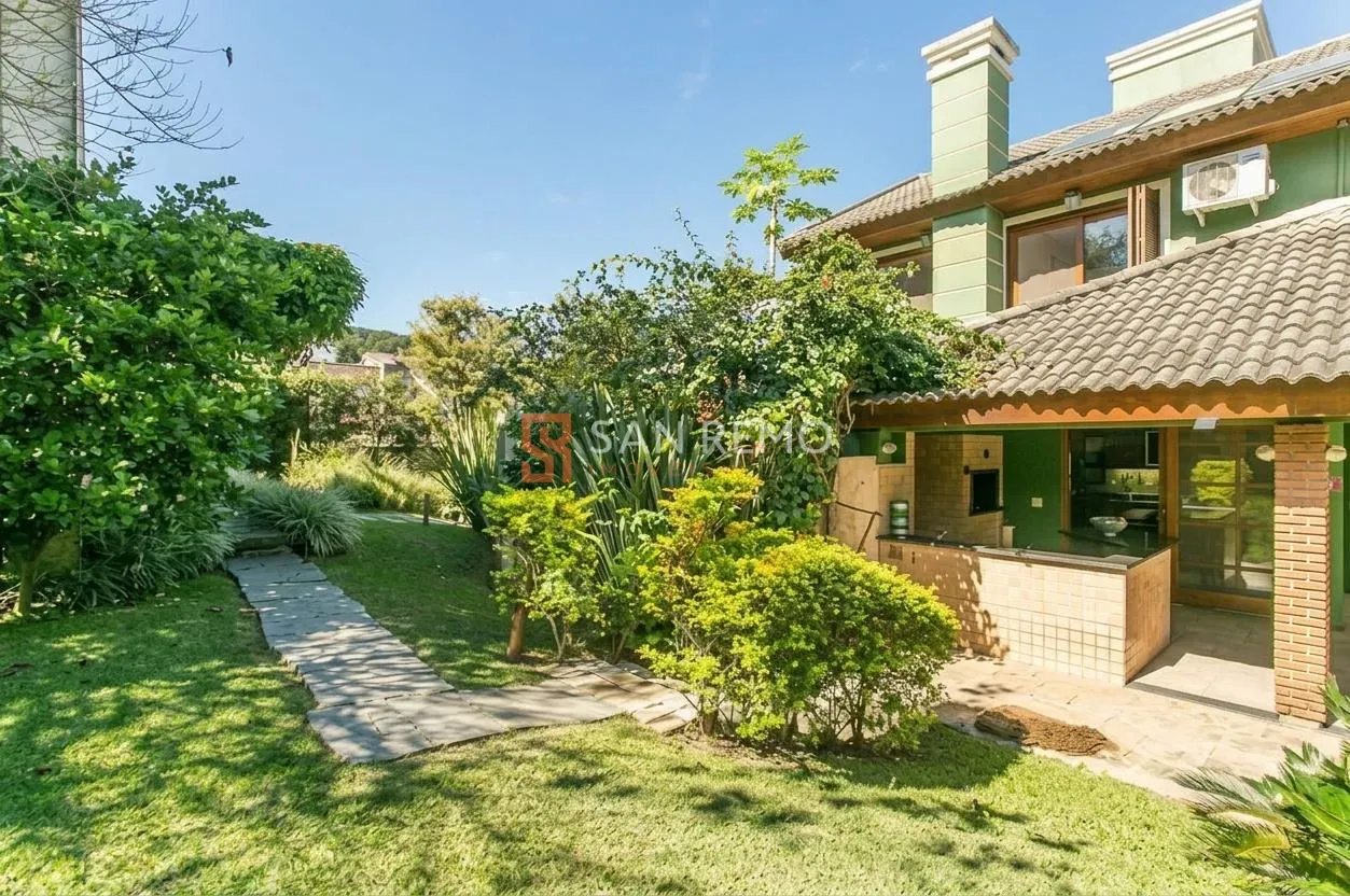 5-bedroom house with a bathtub in Florianópolis — photo 6