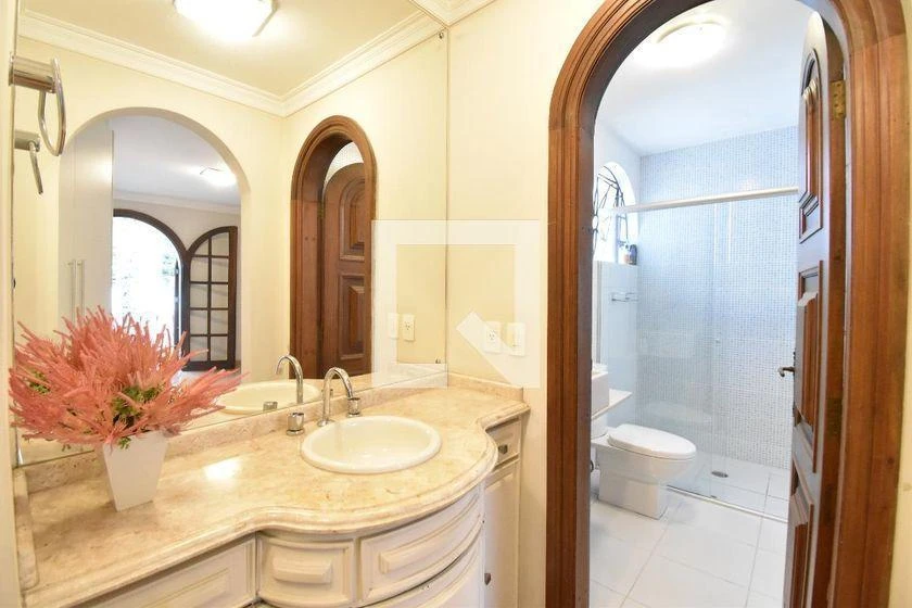House with 5 bedrooms, gas stove and 650 m² — photo 39