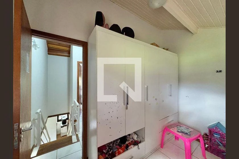 140 m² house with a walk-in closet and a home office — photo 36