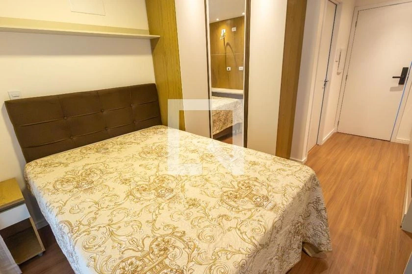 Studio, 28 m², with wood or laminate floors — photo 9