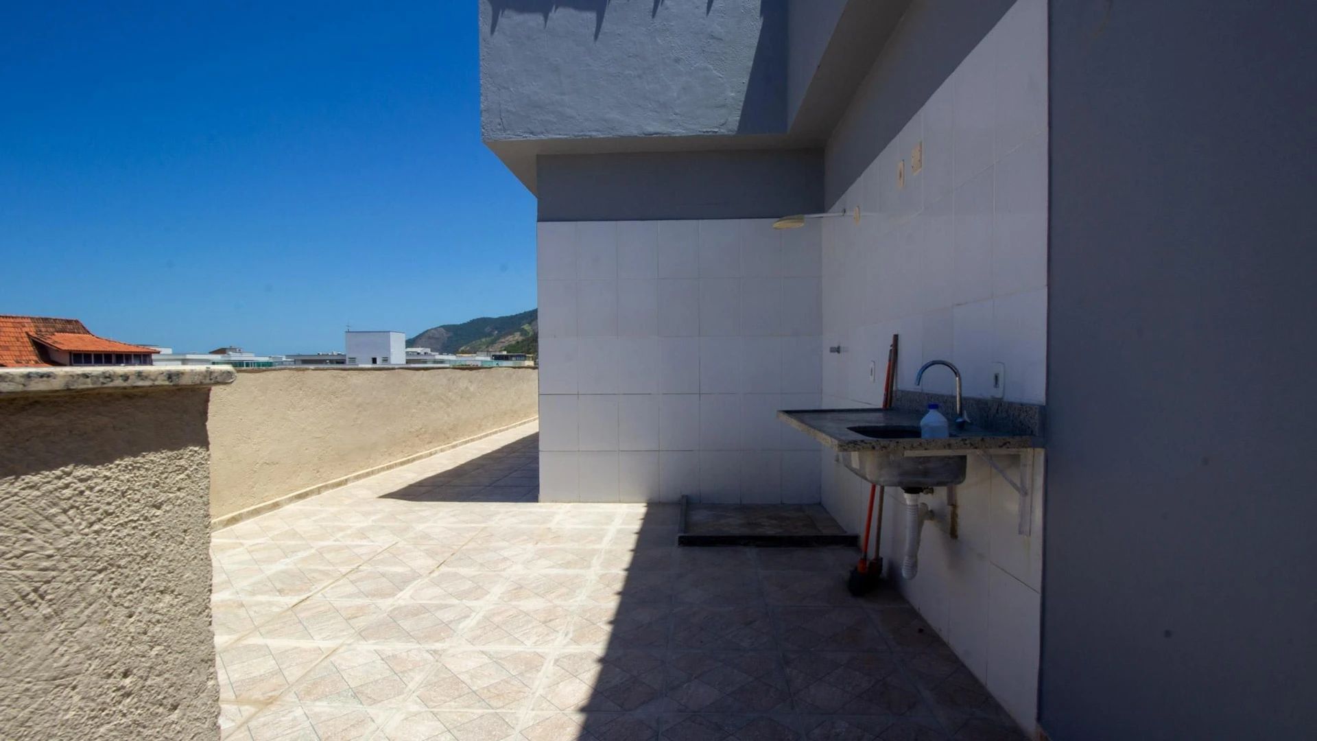 Apartamento mobiliado de 3 quartos com varanda e vista — photo 39