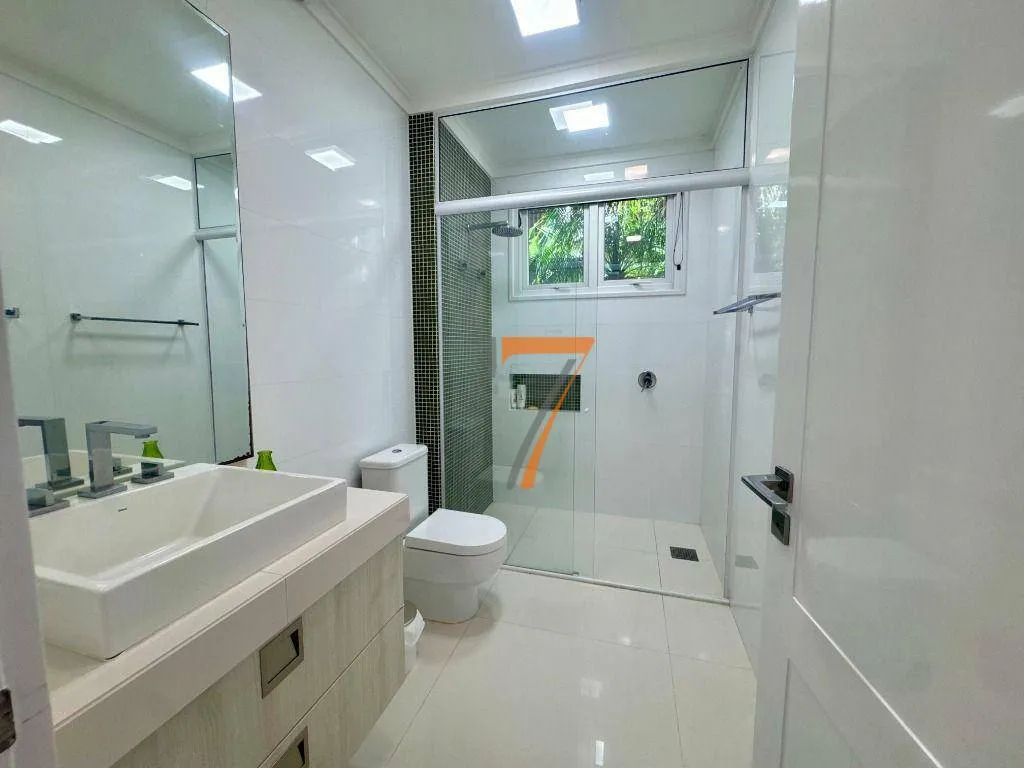 Furnished house with 8 bedrooms and 11 bathrooms — photo 7