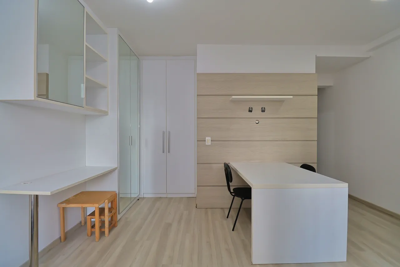 Apartamento amueblado de 1 dormitorio con cocina compacta — photo 4