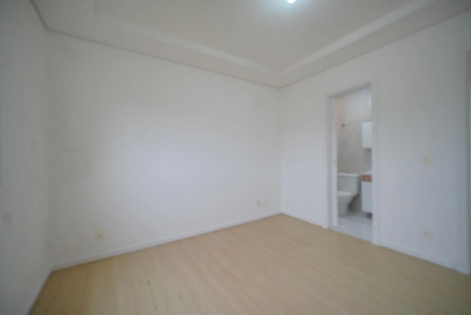 Apartment, 86 m², with wood or laminate floors — photo 10