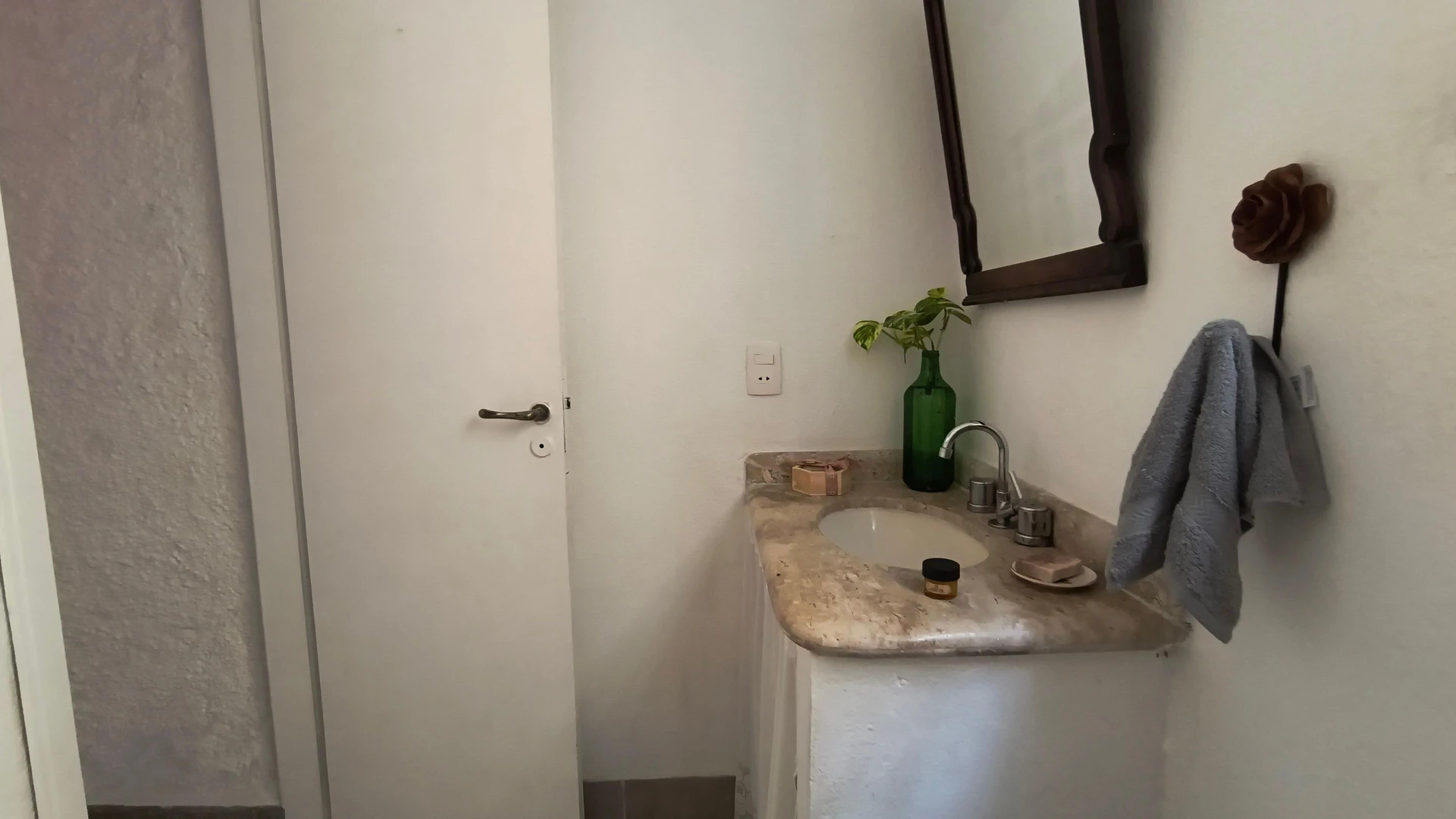 5-bedroom house with a bathtub — photo 48