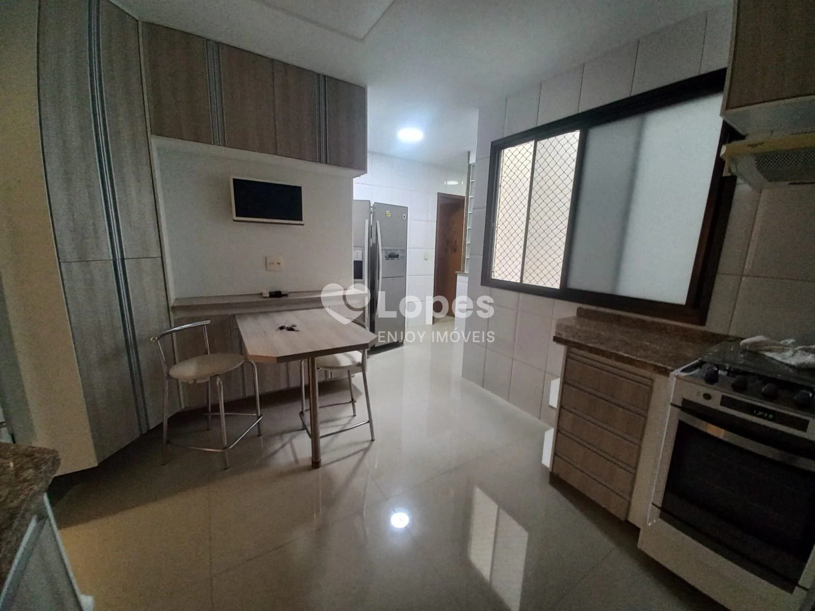 4-bedroom apartment with a home office — photo 17