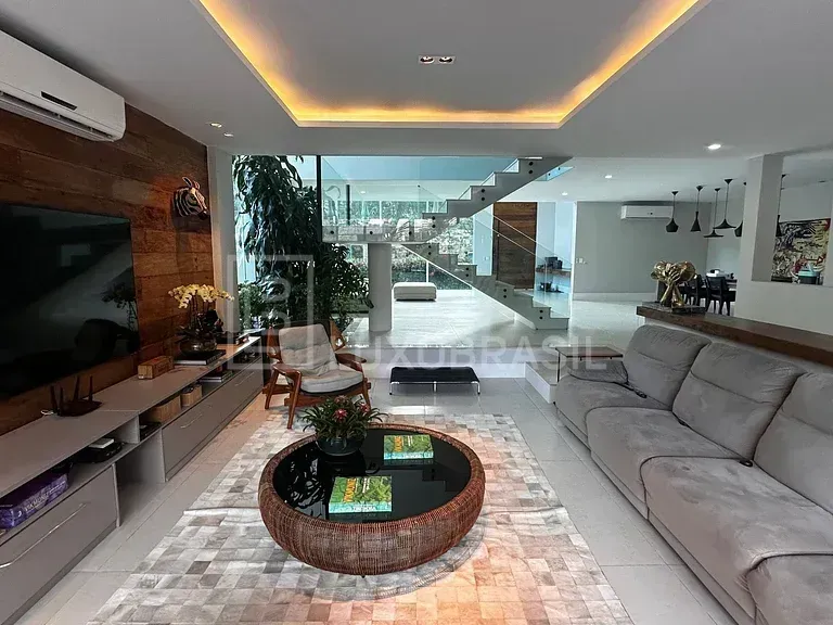 Casa moderna com 3 quartos e 5 vagas de garagem — photo 16